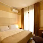 Hotel Mhotelsgroup 3*
