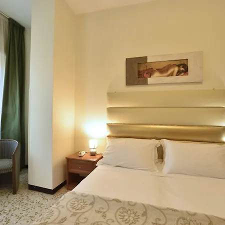Hotel Mhotelsgroup 3*