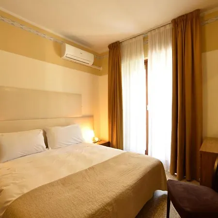 Hotel Mhotelsgroup 3*