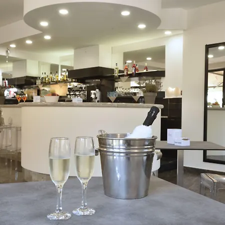 فندق Mhotelsgroup 3*