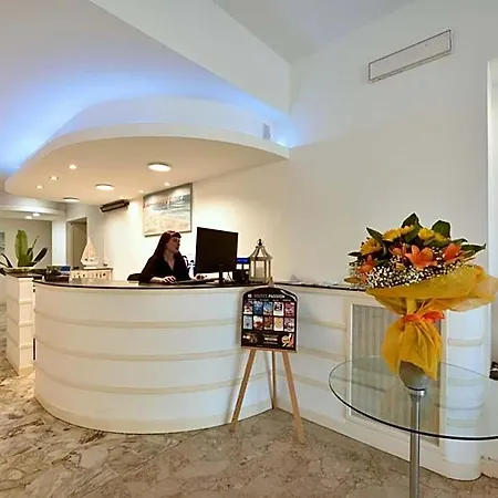 Hotel Mhotelsgroup 3*